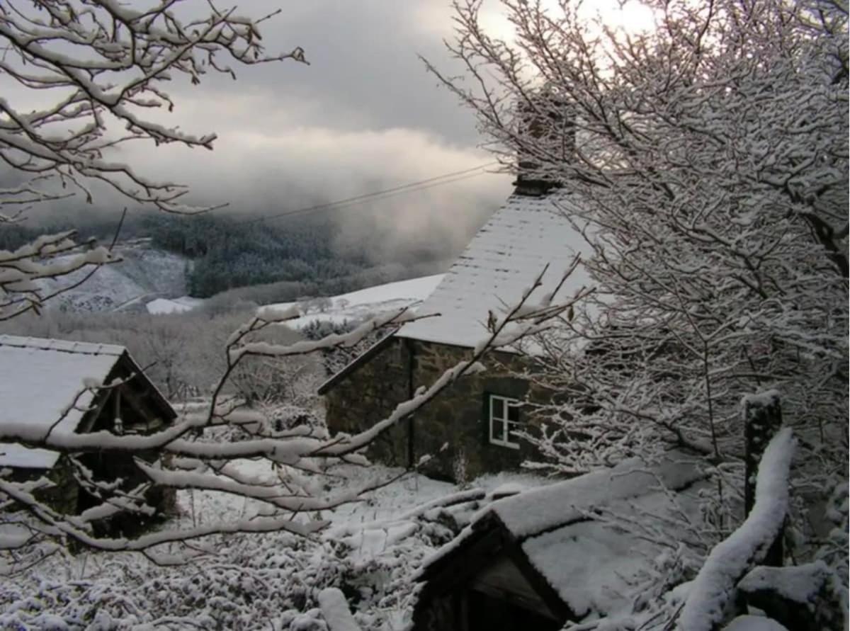Tyn Y Simdde - Secluded Mountain Stay - Stunning Views Of Eryri ドルゲラウ エクステリア 写真