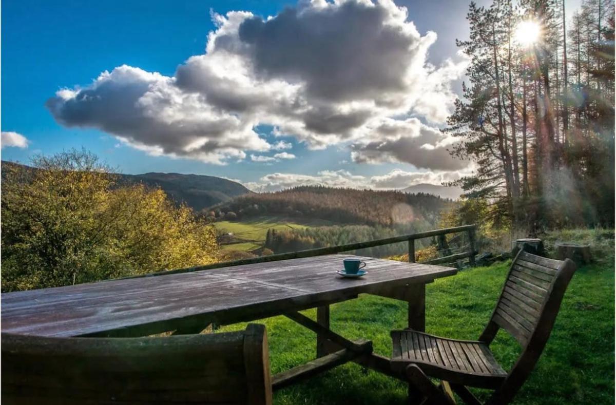 Tyn Y Simdde - Secluded Mountain Stay - Stunning Views Of Eryri ドルゲラウ エクステリア 写真