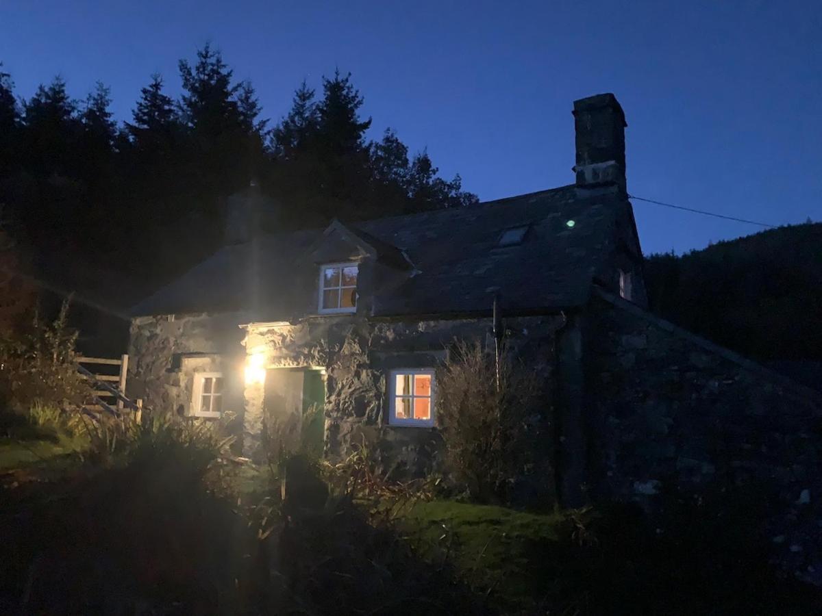 Tyn Y Simdde - Secluded Mountain Stay - Stunning Views Of Eryri ドルゲラウ エクステリア 写真